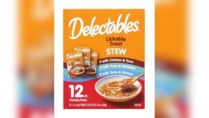Delectables Lickable Treat Stew Review: Healthy Cat Food Topper